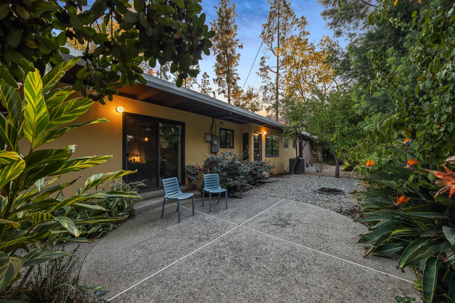 1135 E Santa Ana Ave, Fresno, CA 93704