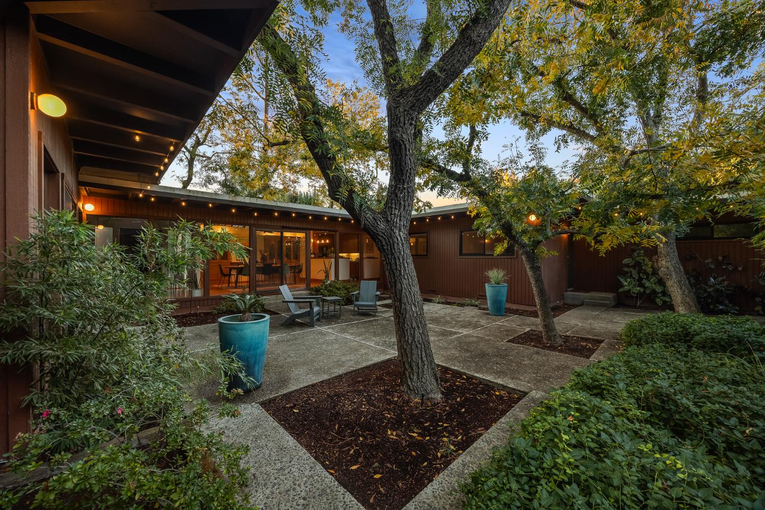 1135 E Santa Ana Ave, Fresno, CA 93704