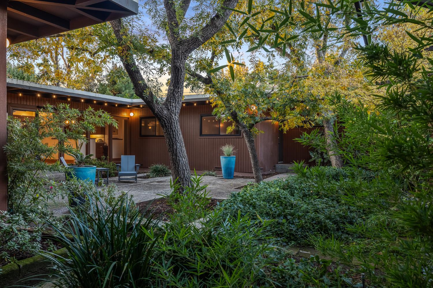 1135 E Santa Ana Ave, Fresno, CA 93704