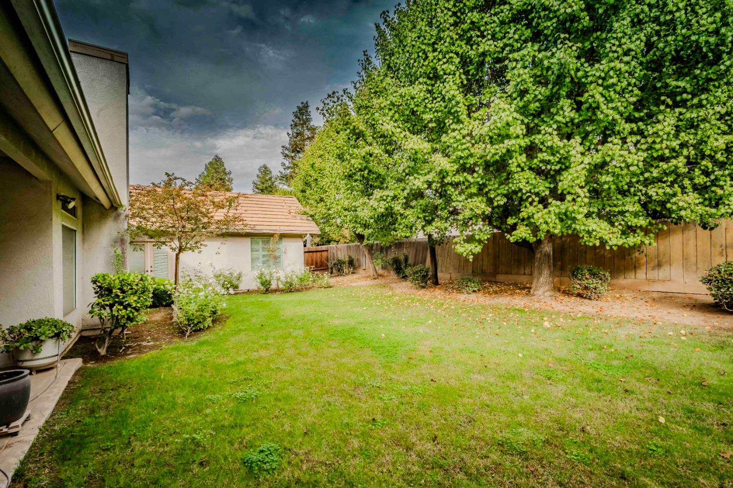 8860 N 10Th St, Fresno, CA 93720