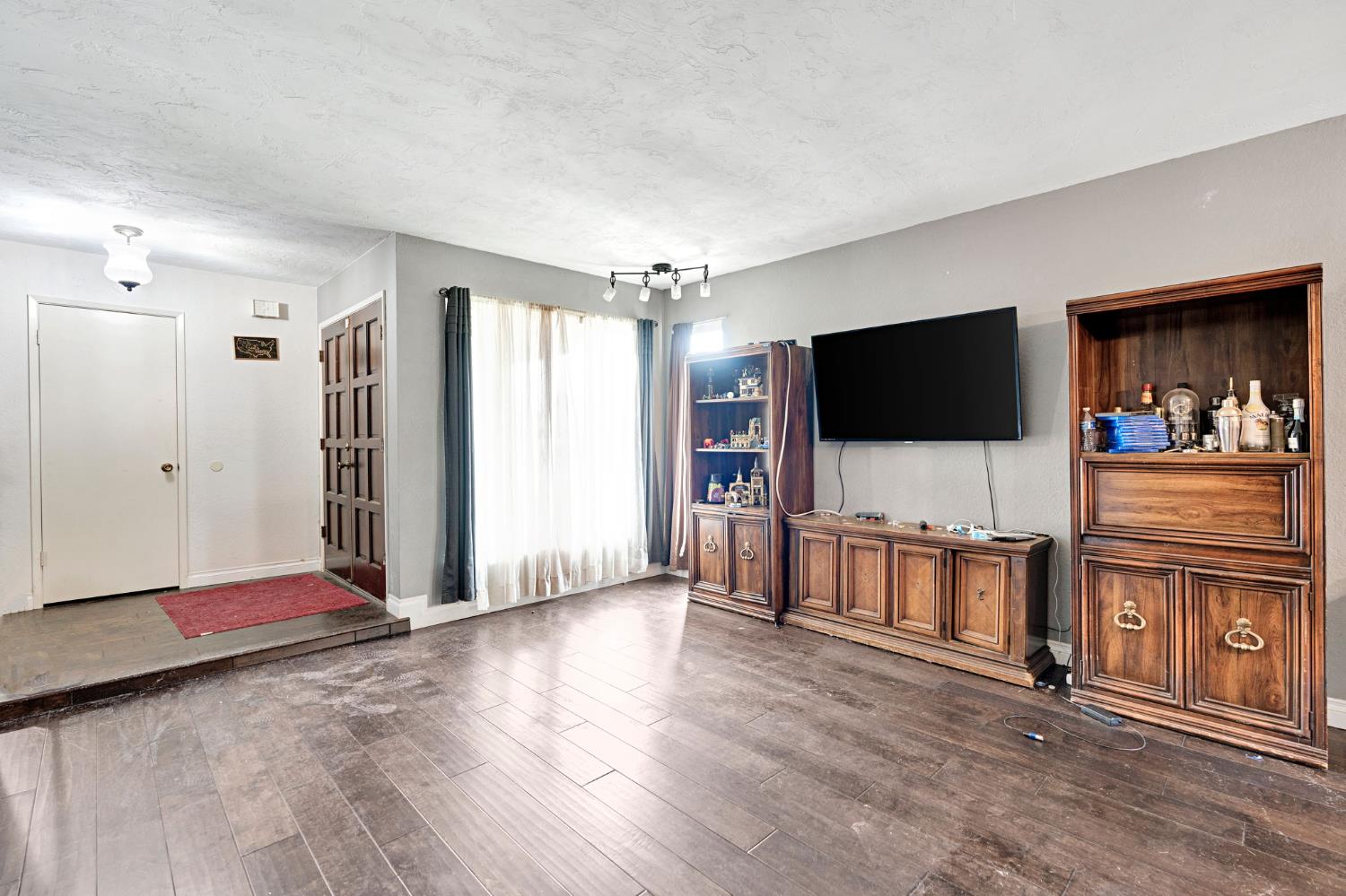 1192 Ashland Dr, Lemoore, CA 93245