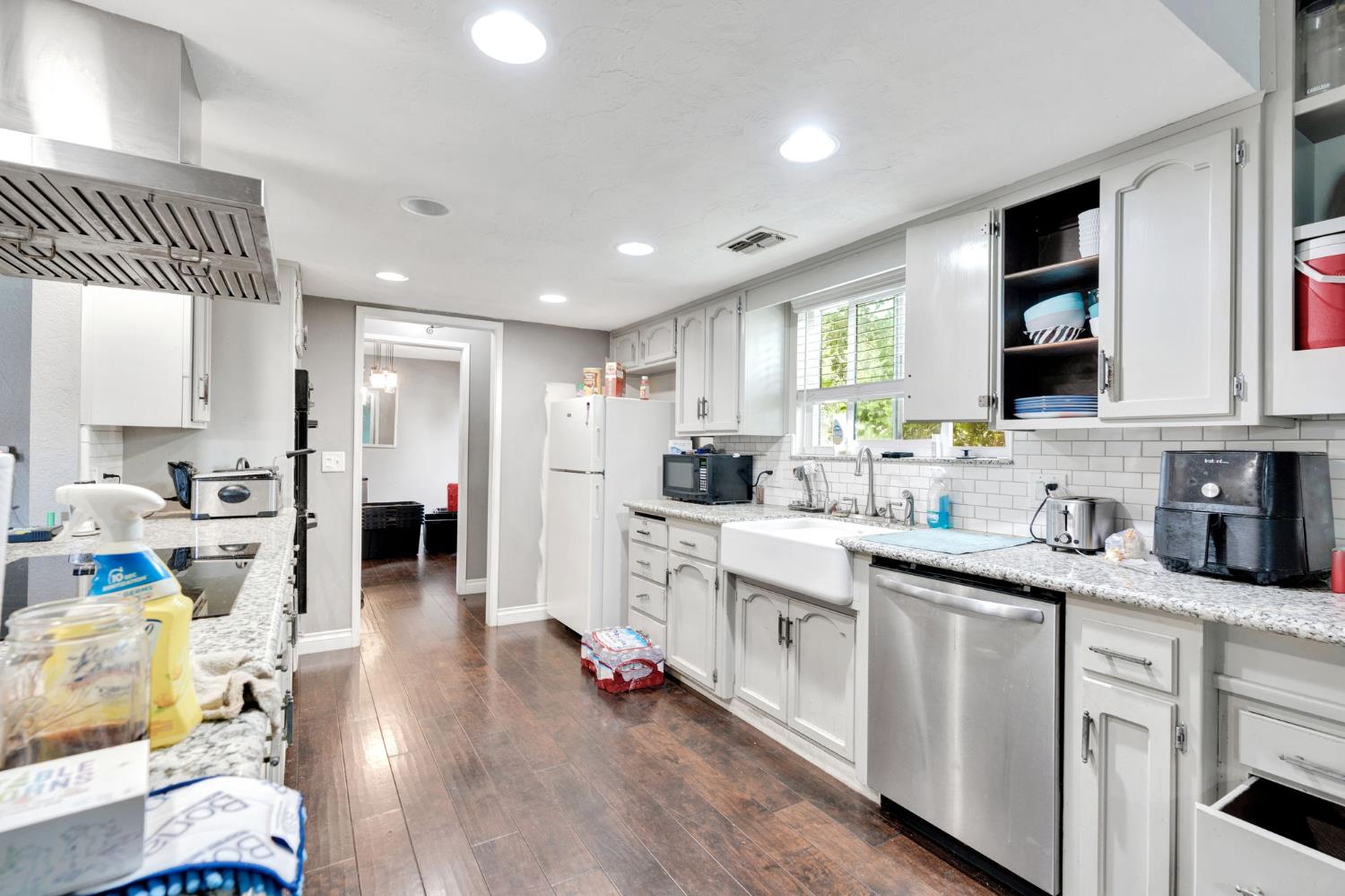 1192 Ashland Dr, Lemoore, CA 93245