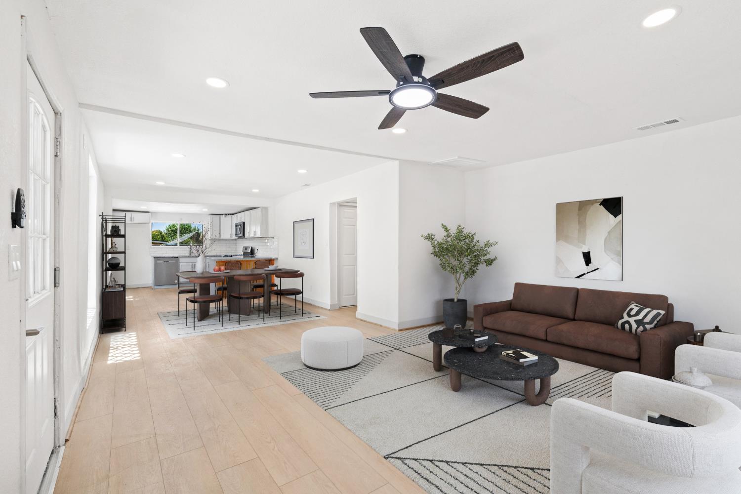 1554 W Thomas Ave, Fresno, CA 93728