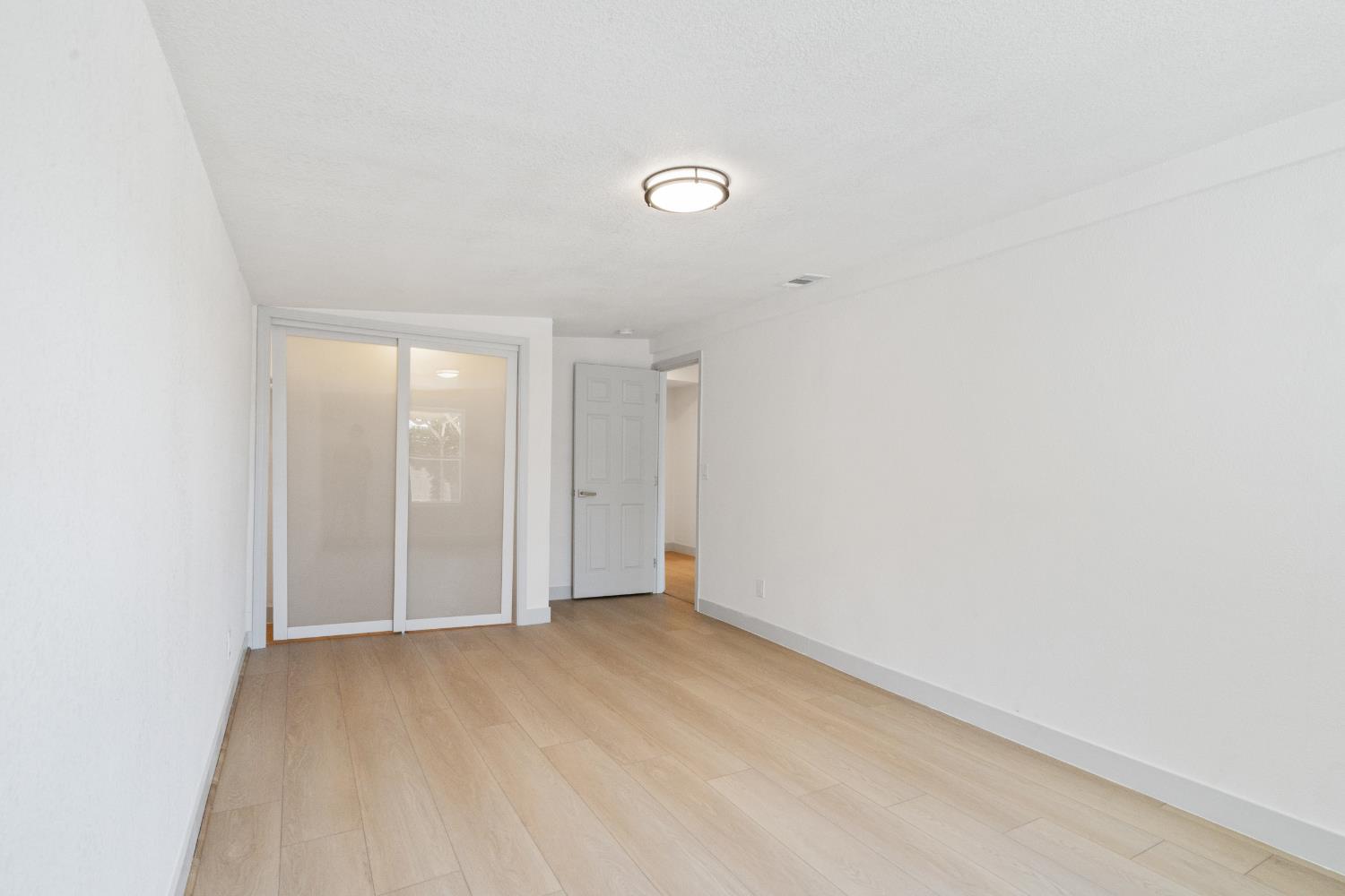 1554 W Thomas Ave, Fresno, CA 93728