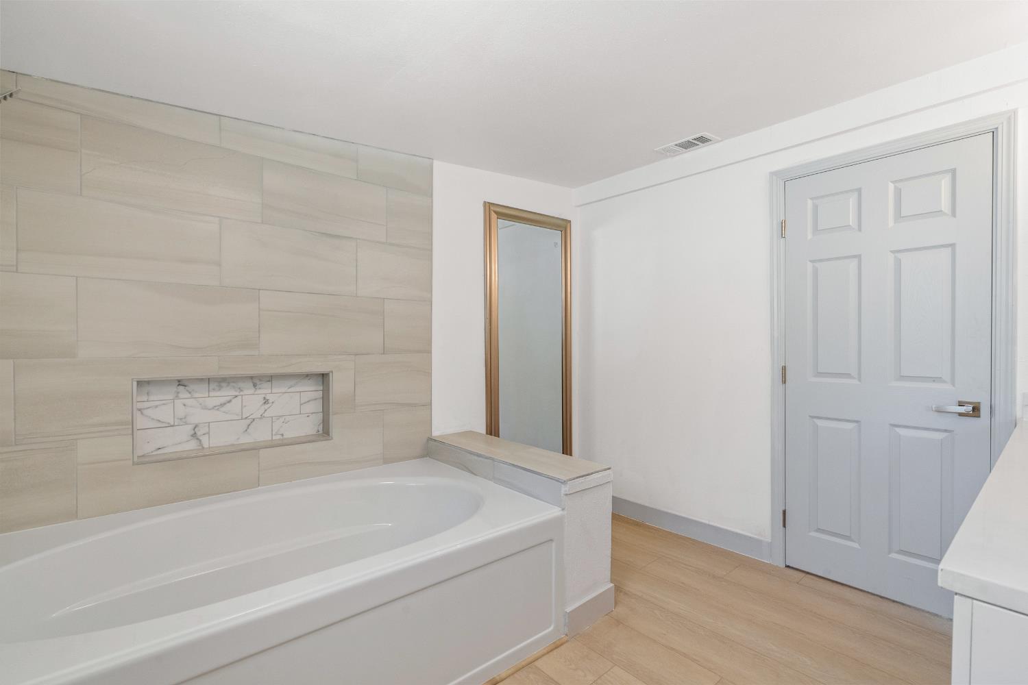 1554 W Thomas Ave, Fresno, CA 93728