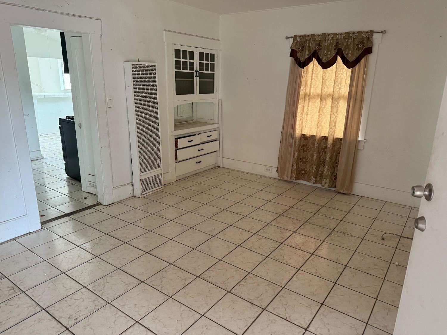 3431 E Lowe Ave, Fresno, CA 93702