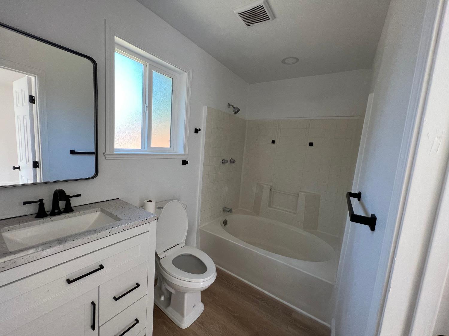 3431 E Lowe Ave, Fresno, CA 93702