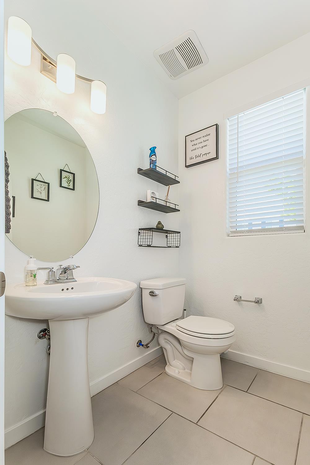 6136 W Oakley, Fresno, CA 93723