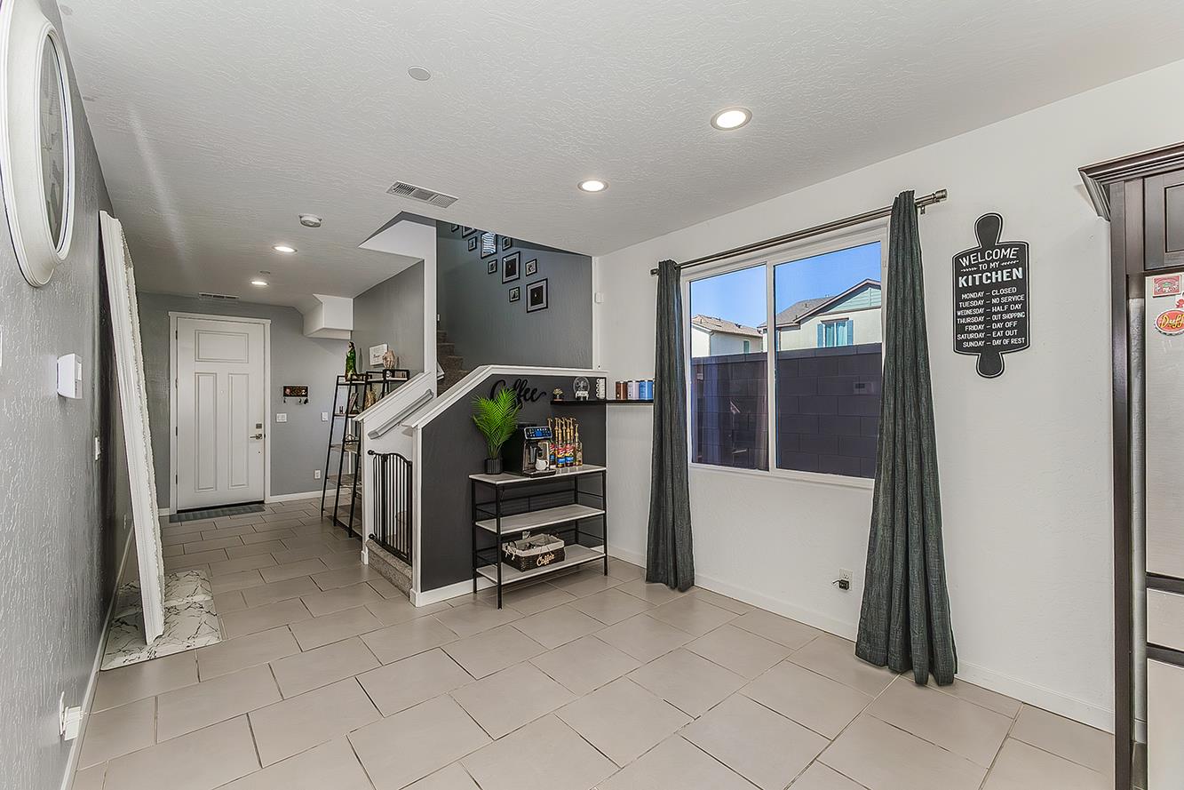 6136 W Oakley, Fresno, CA 93723