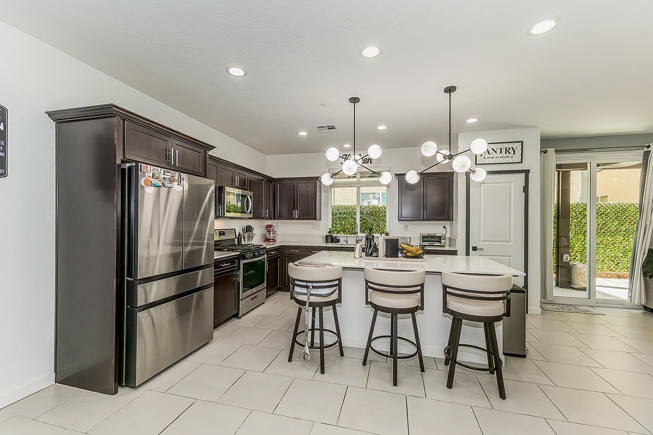 6136 W Oakley, Fresno, CA 93723