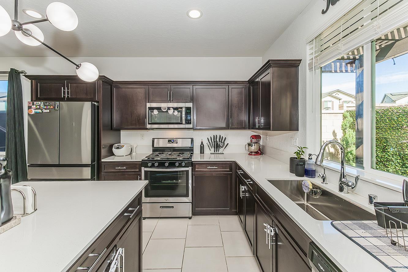 6136 W Oakley, Fresno, CA 93723