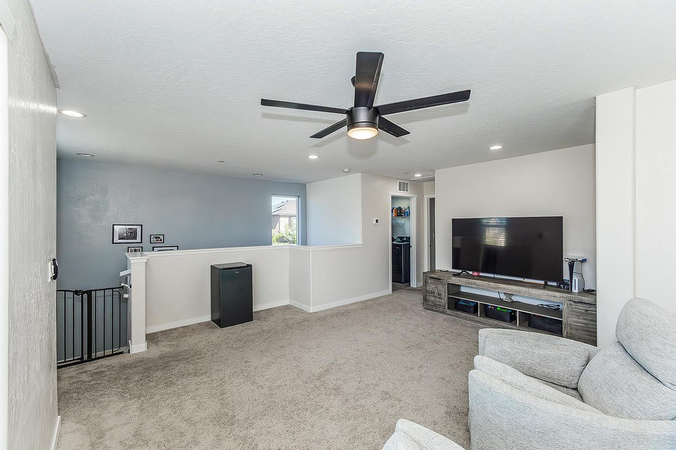 6136 W Oakley, Fresno, CA 93723