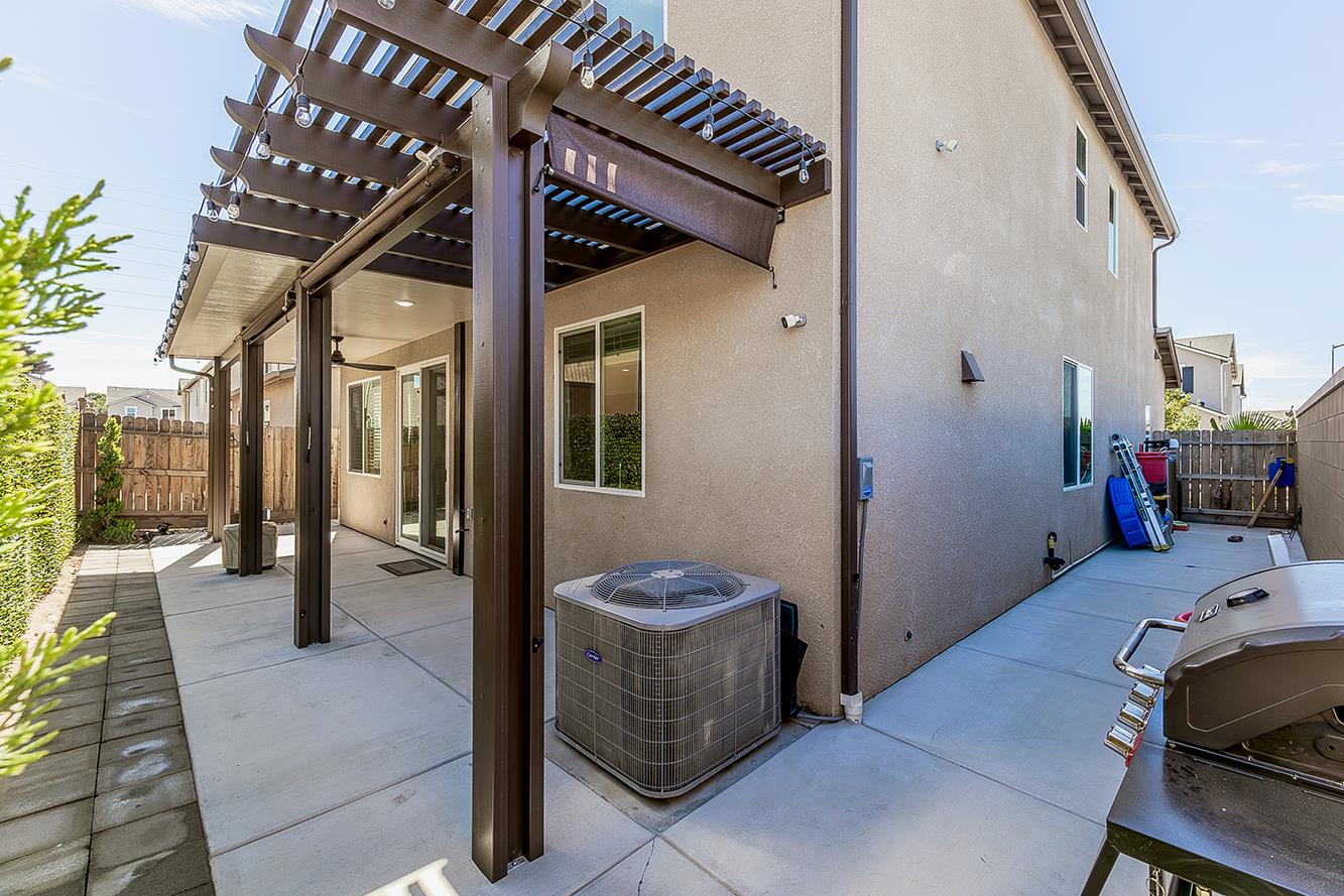 6136 W Oakley, Fresno, CA 93723