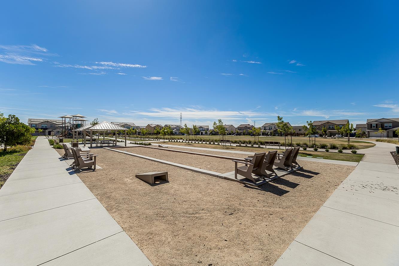 6136 W Oakley, Fresno, CA 93723