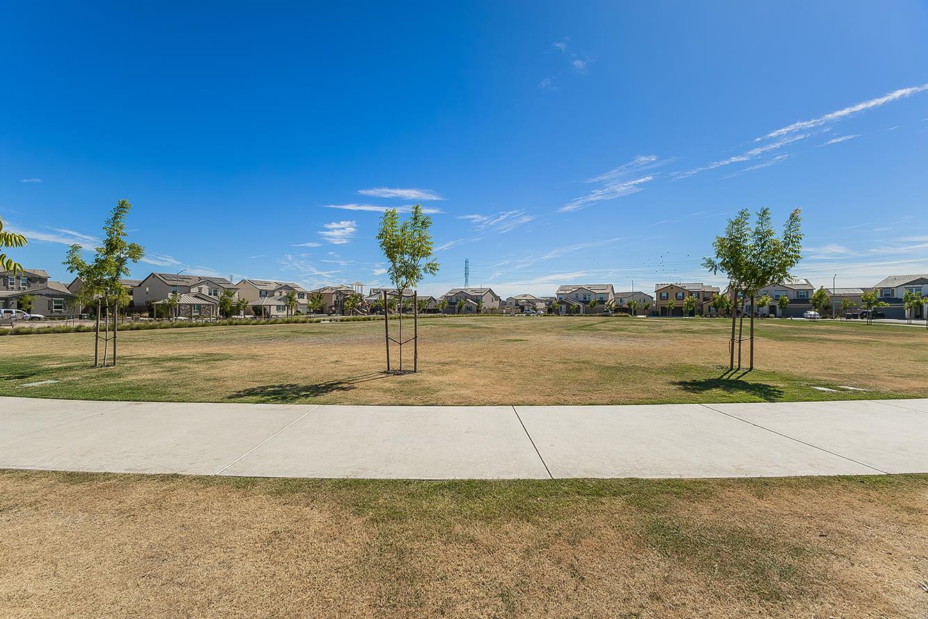 6136 W Oakley, Fresno, CA 93723