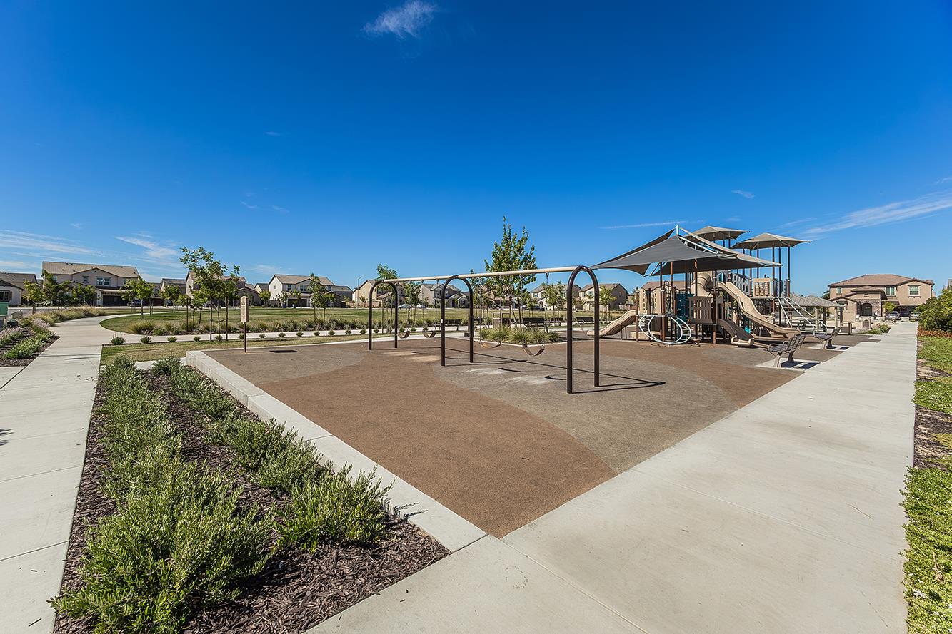 6136 W Oakley, Fresno, CA 93723