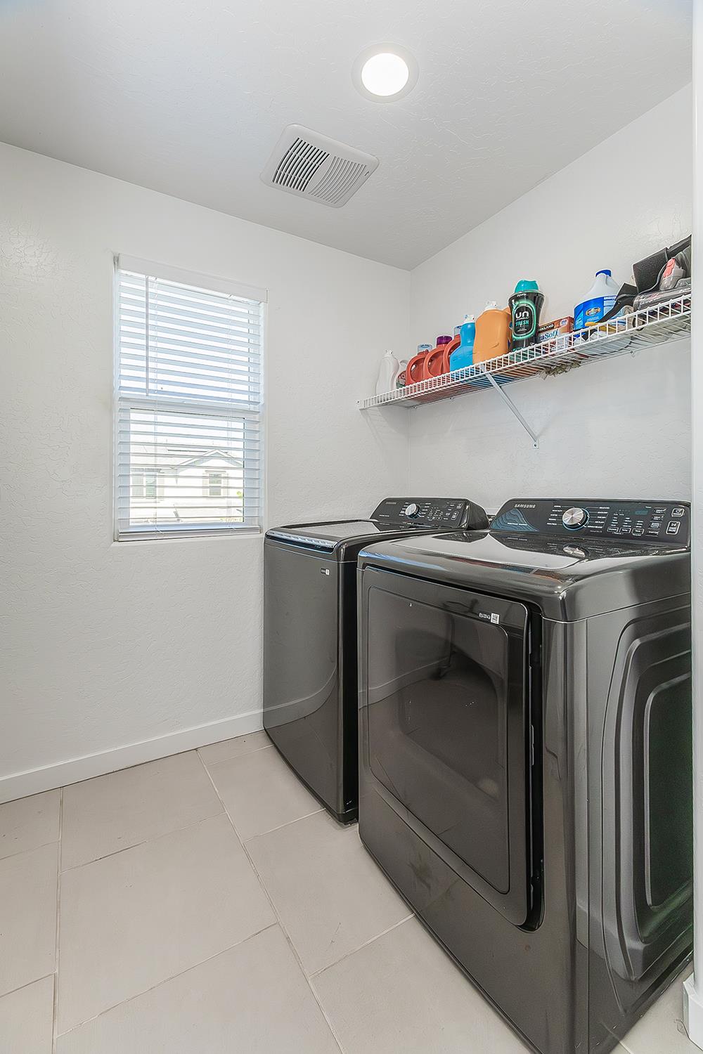 6136 W Oakley, Fresno, CA 93723