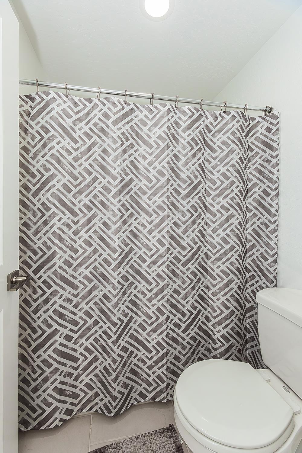 6136 W Oakley, Fresno, CA 93723