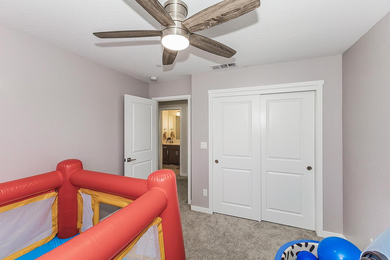 6136 W Oakley, Fresno, CA 93723