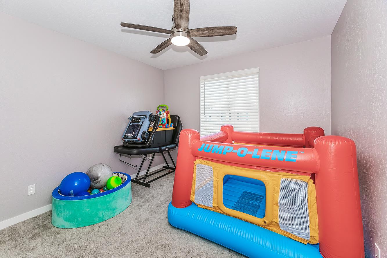 6136 W Oakley, Fresno, CA 93723