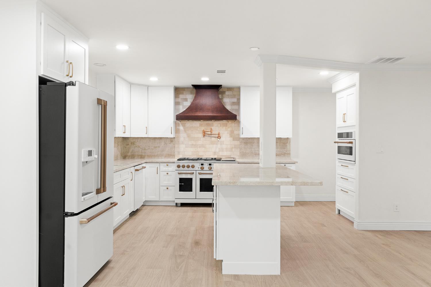 1345 W Escalon Ave, Fresno, CA 93711