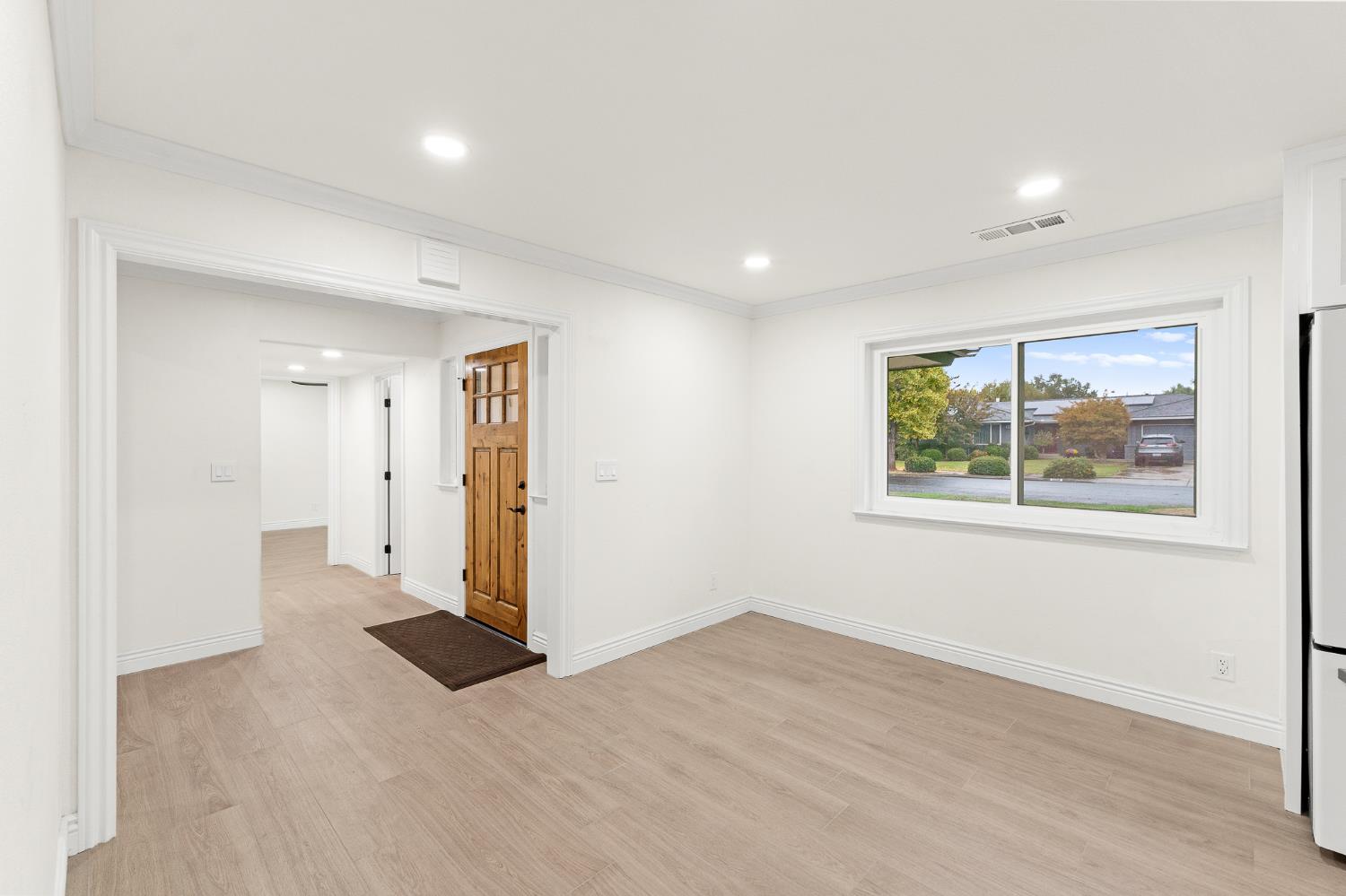 1345 W Escalon Ave, Fresno, CA 93711