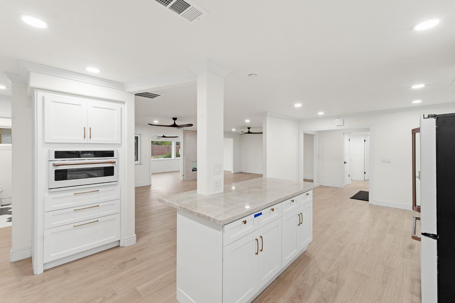 1345 W Escalon Ave, Fresno, CA 93711