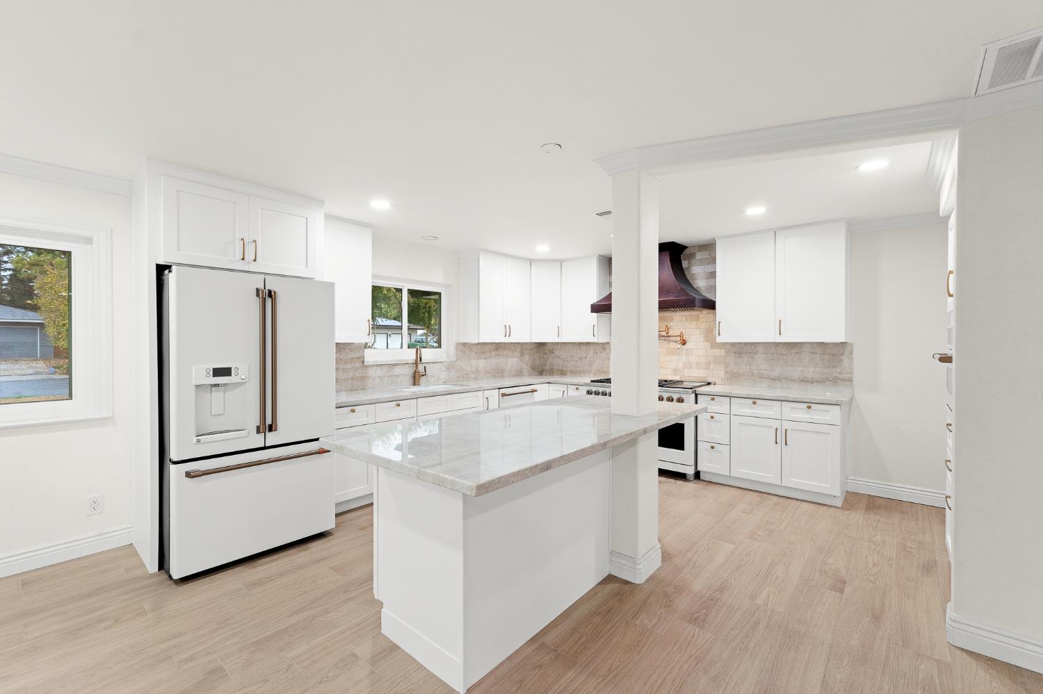 1345 W Escalon Ave, Fresno, CA 93711