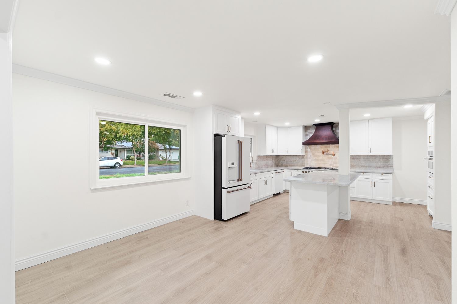 1345 W Escalon Ave, Fresno, CA 93711