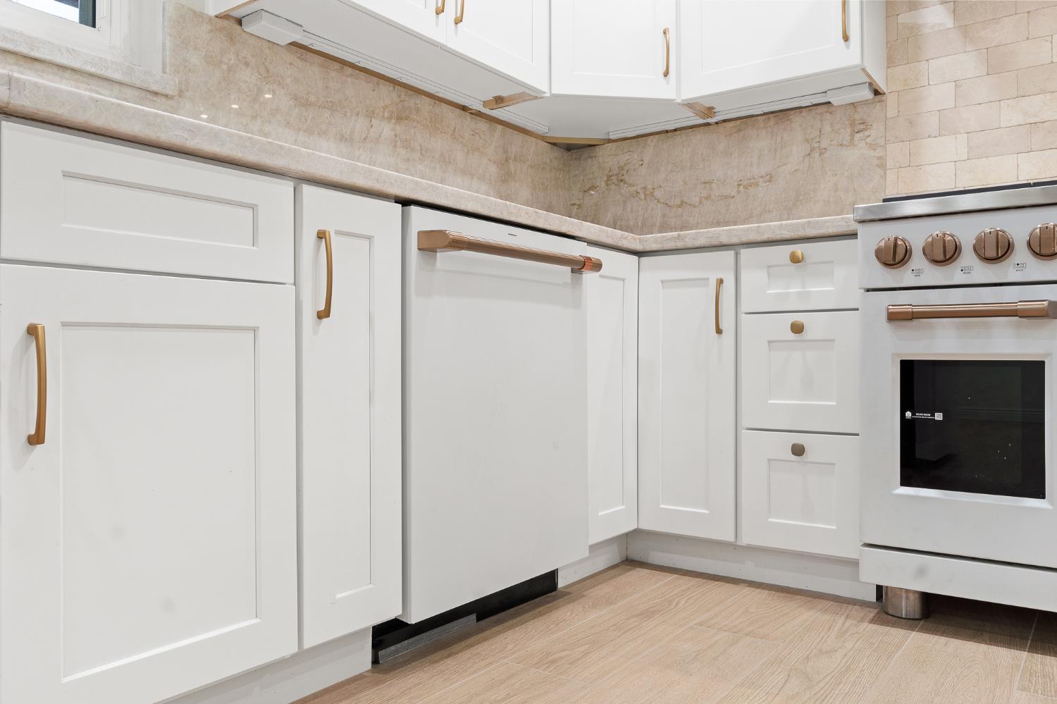 1345 W Escalon Ave, Fresno, CA 93711