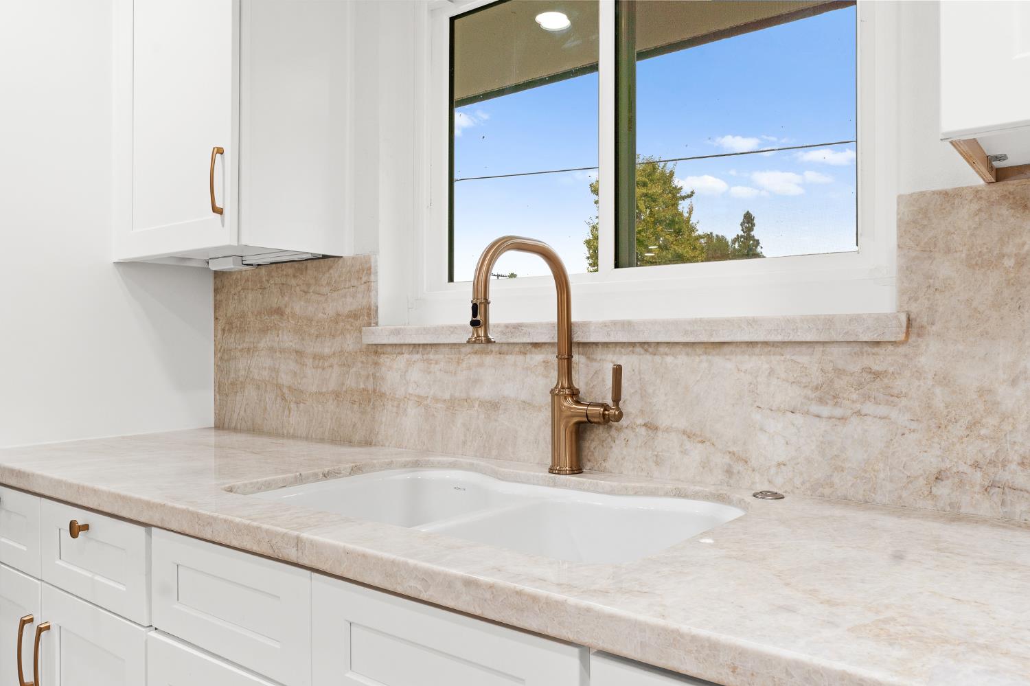 1345 W Escalon Ave, Fresno, CA 93711