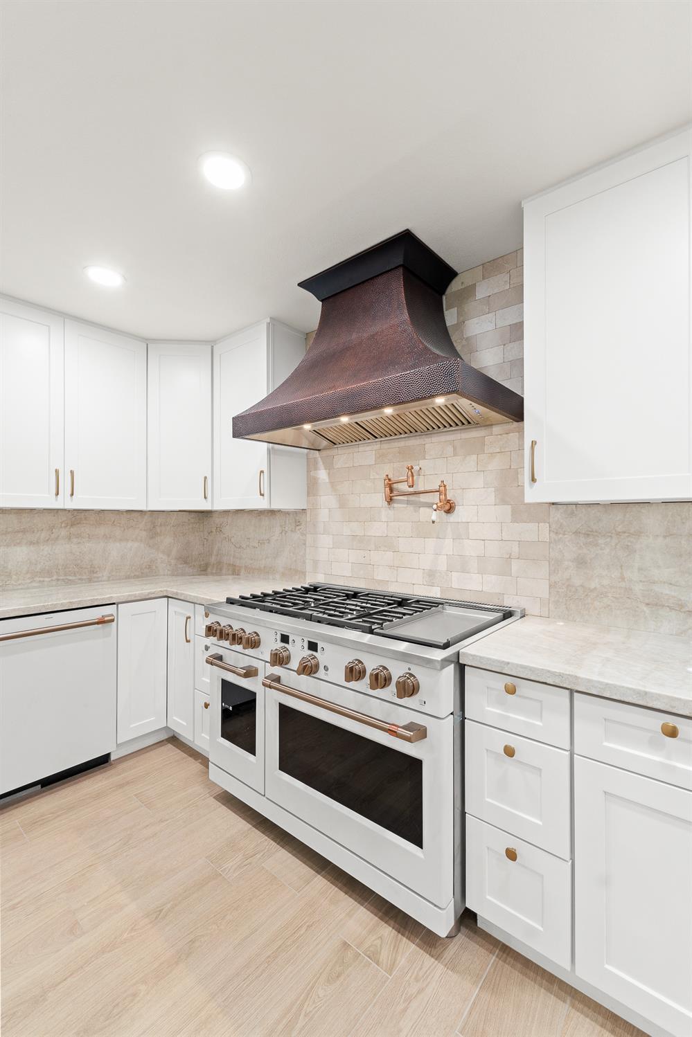 1345 W Escalon Ave, Fresno, CA 93711