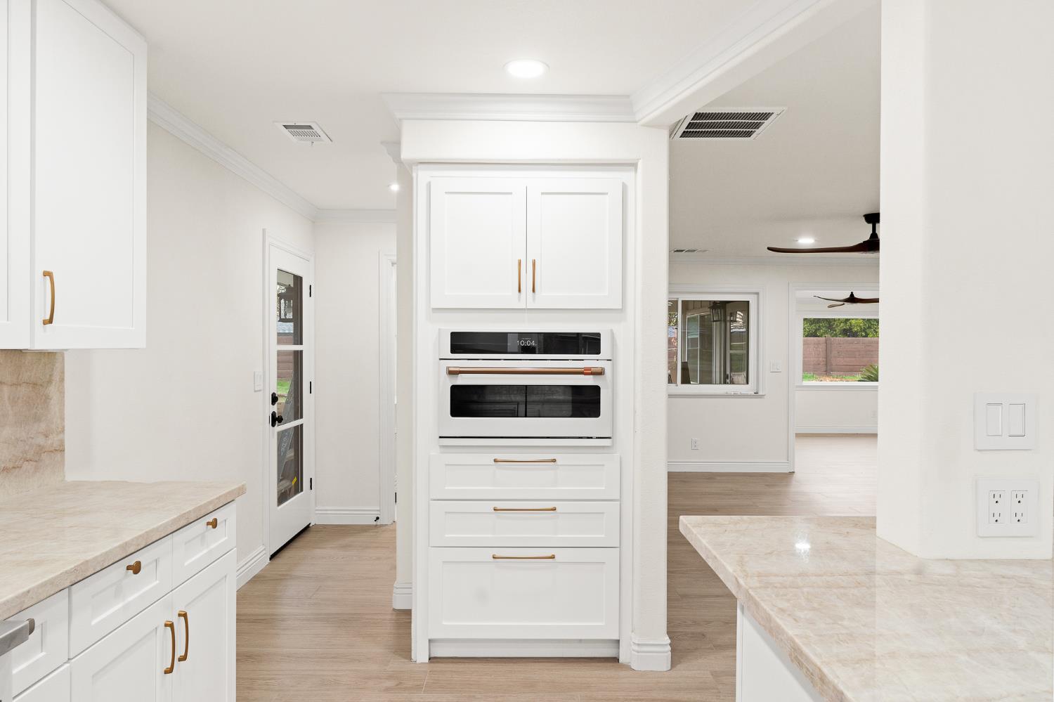 1345 W Escalon Ave, Fresno, CA 93711