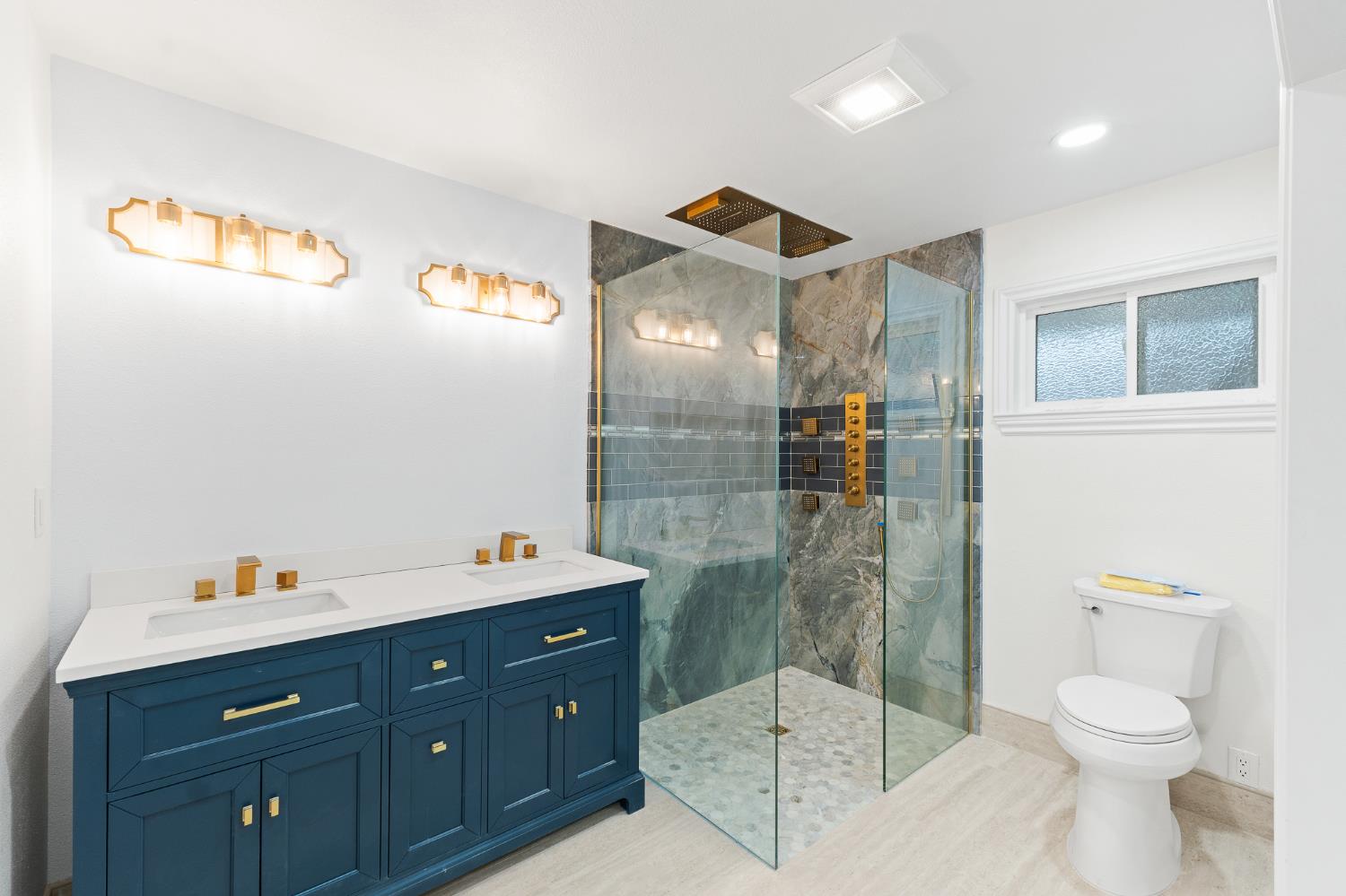 1345 W Escalon Ave, Fresno, CA 93711