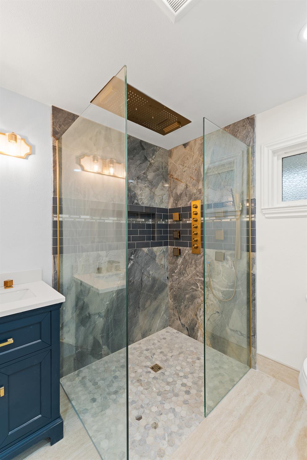 1345 W Escalon Ave, Fresno, CA 93711