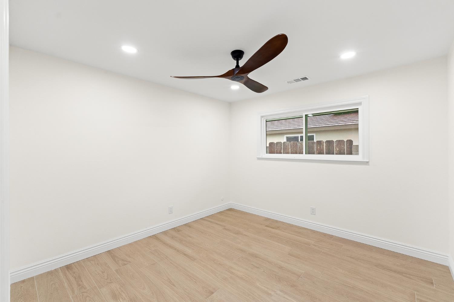 1345 W Escalon Ave, Fresno, CA 93711