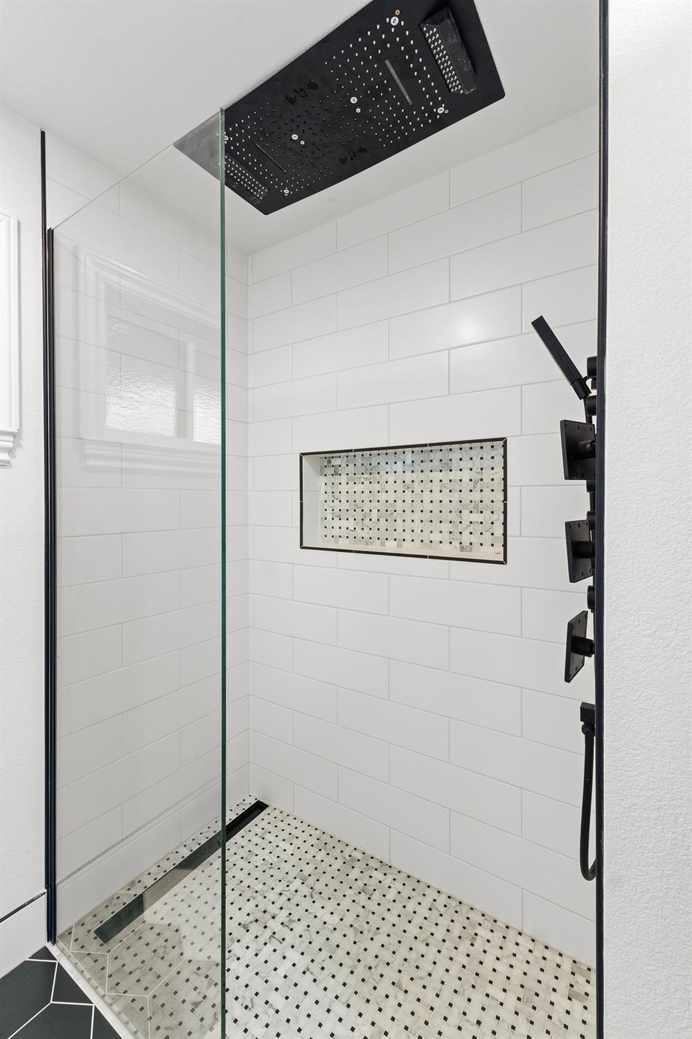 1345 W Escalon Ave, Fresno, CA 93711