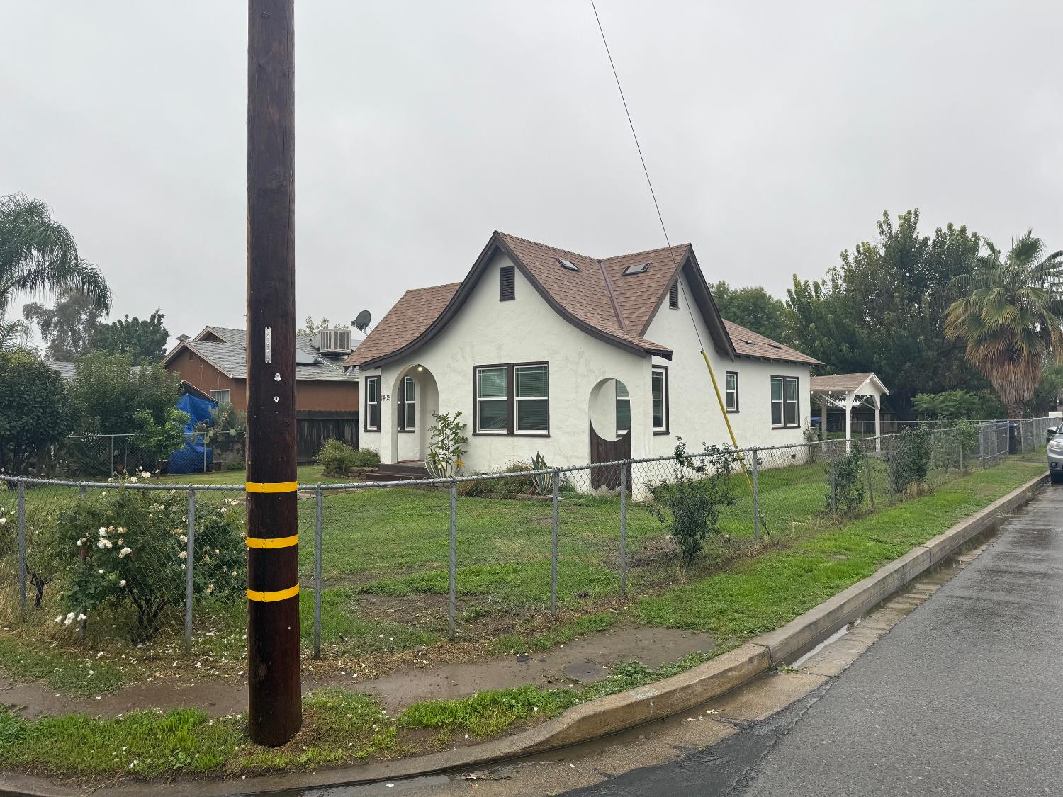 1409 N Divisadero St, Visalia, CA 93291