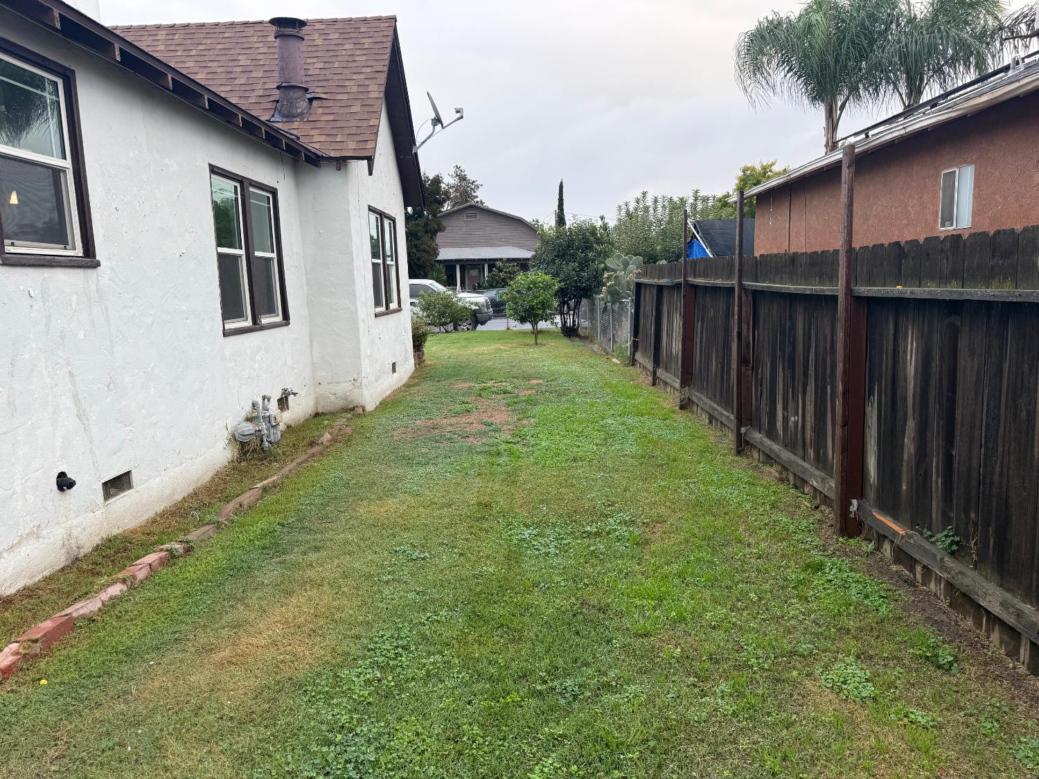 1409 N Divisadero St, Visalia, CA 93291