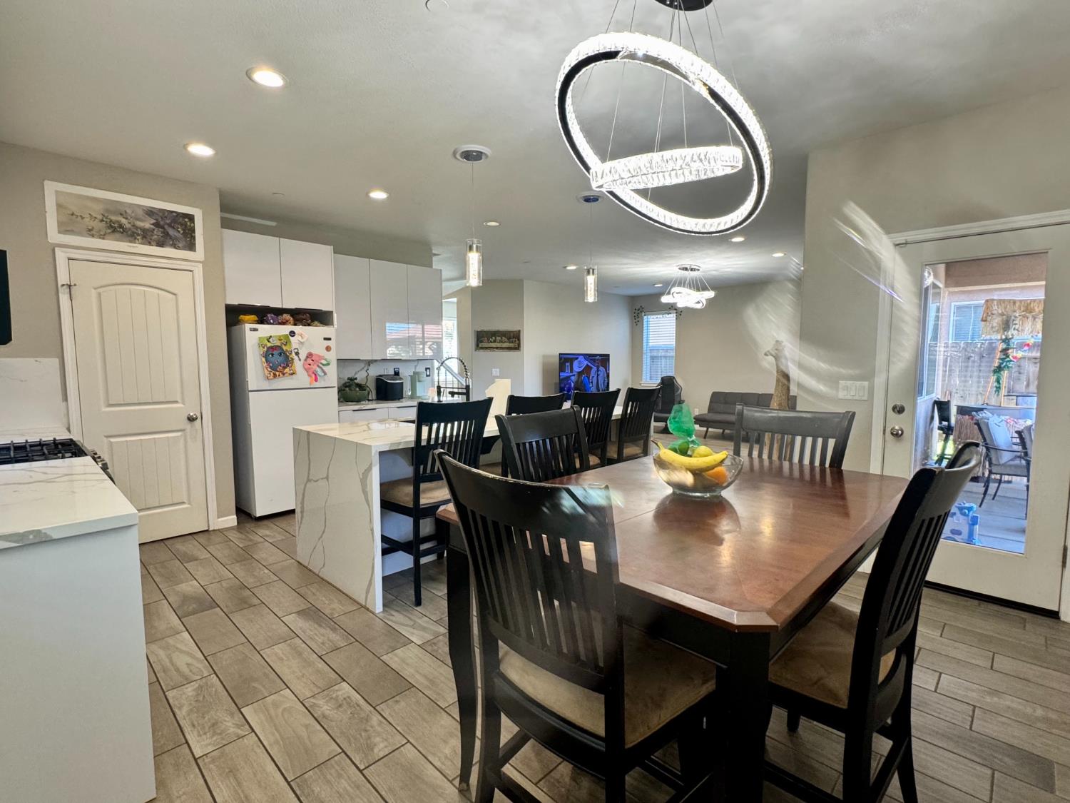 5865 E Beck Ave, Fresno, CA 93727