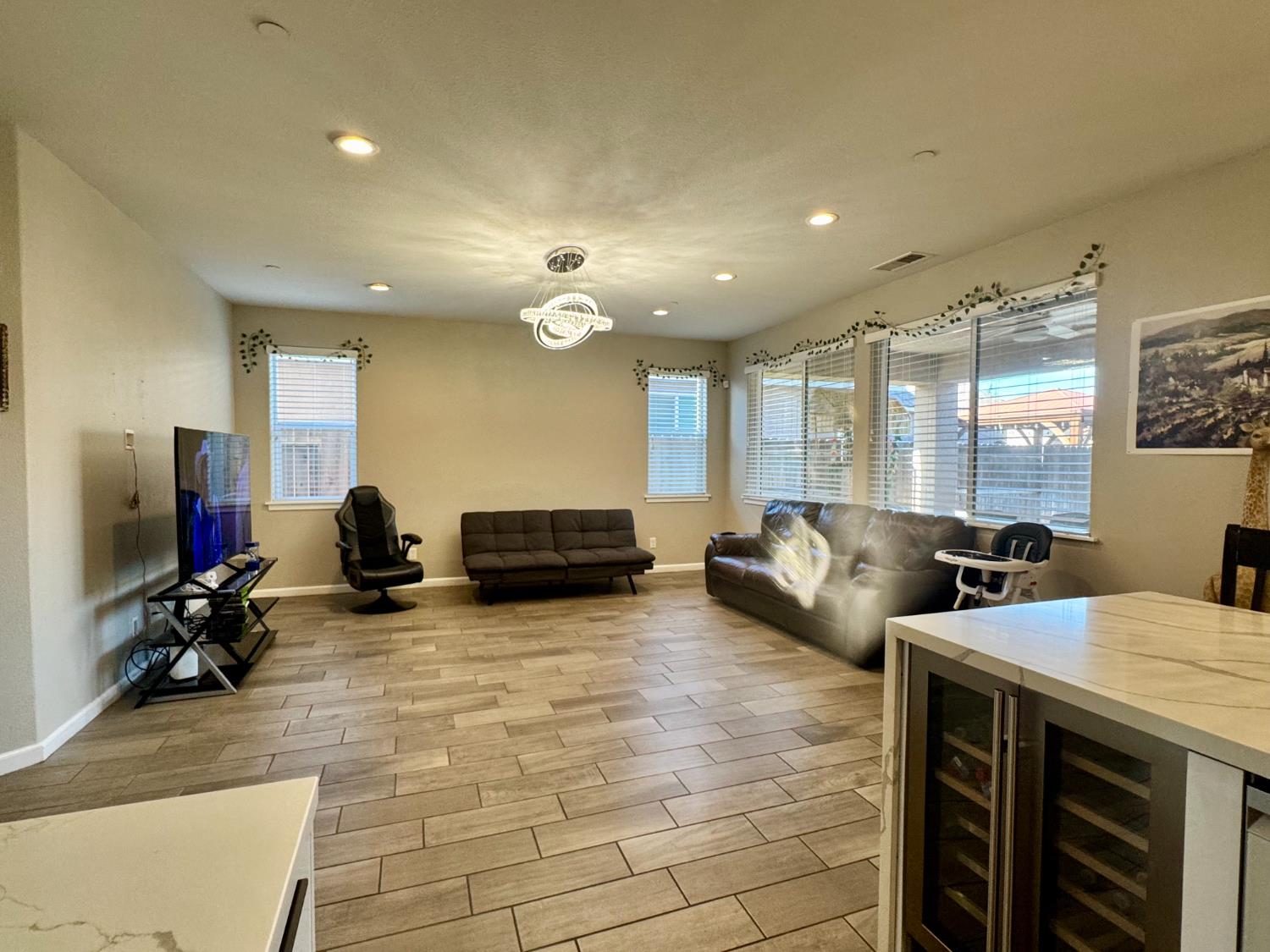 5865 E Beck Ave, Fresno, CA 93727