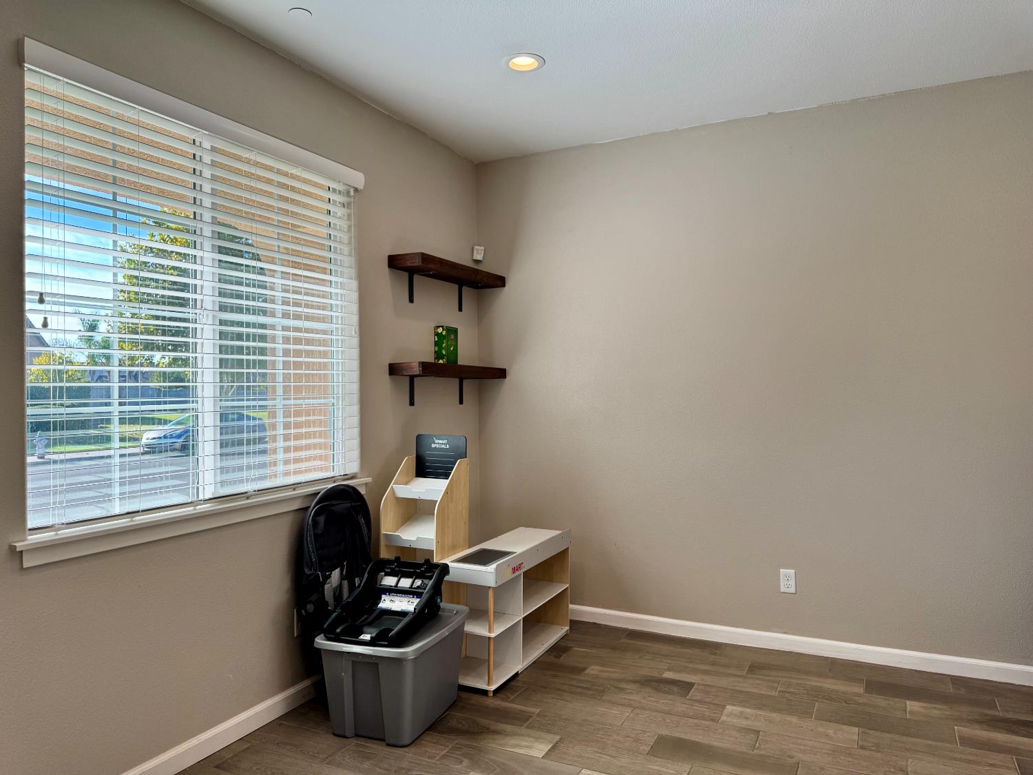 5865 E Beck Ave, Fresno, CA 93727