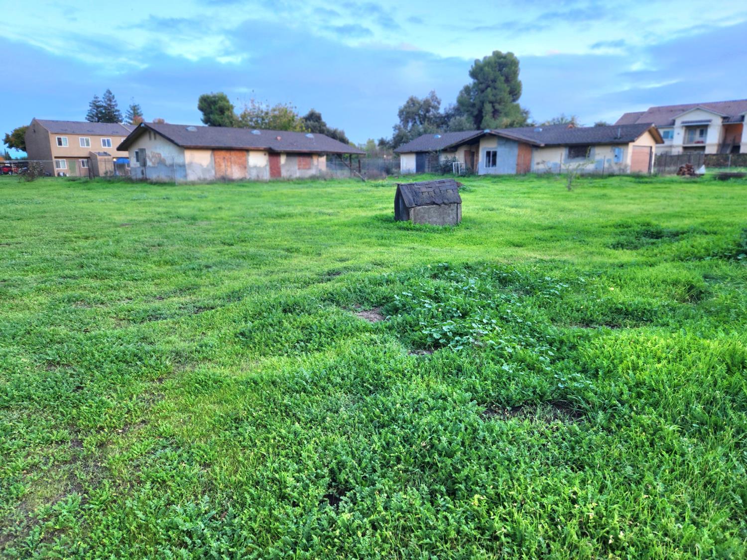 1428 J St, Sanger, CA 93657