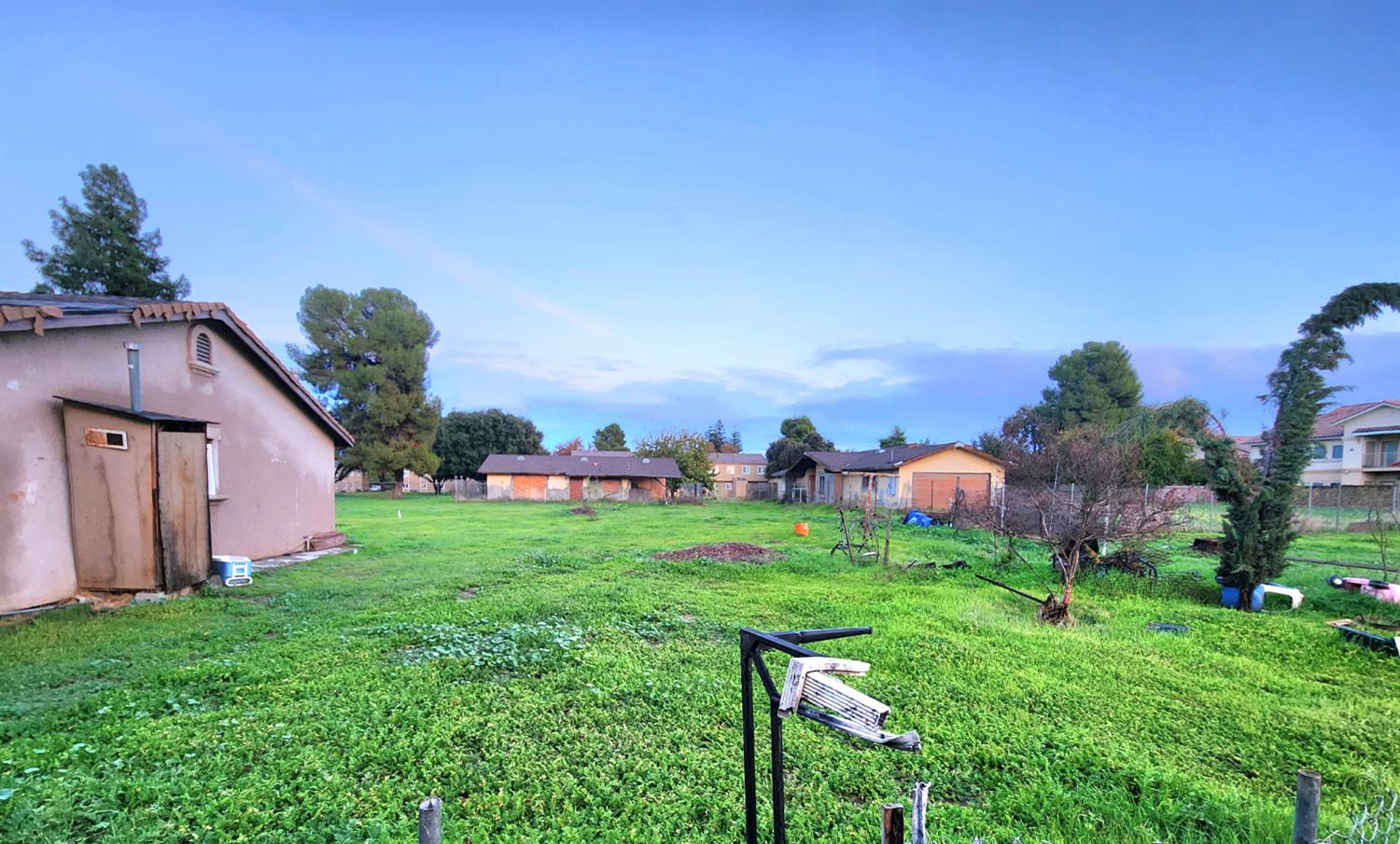 1428 J St, Sanger, CA 93657