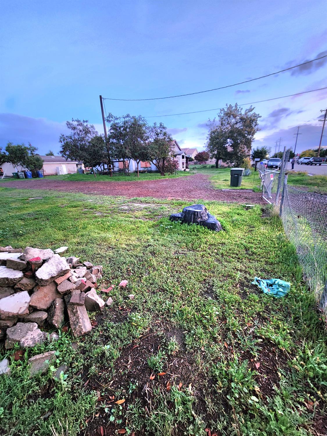 1428 J St, Sanger, CA 93657