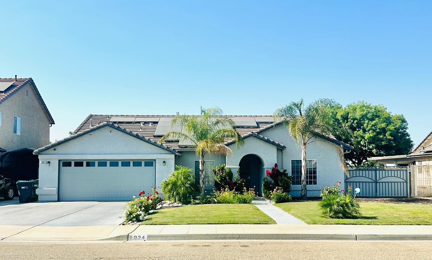 924 Palm Ave, Fowler, CA 93625