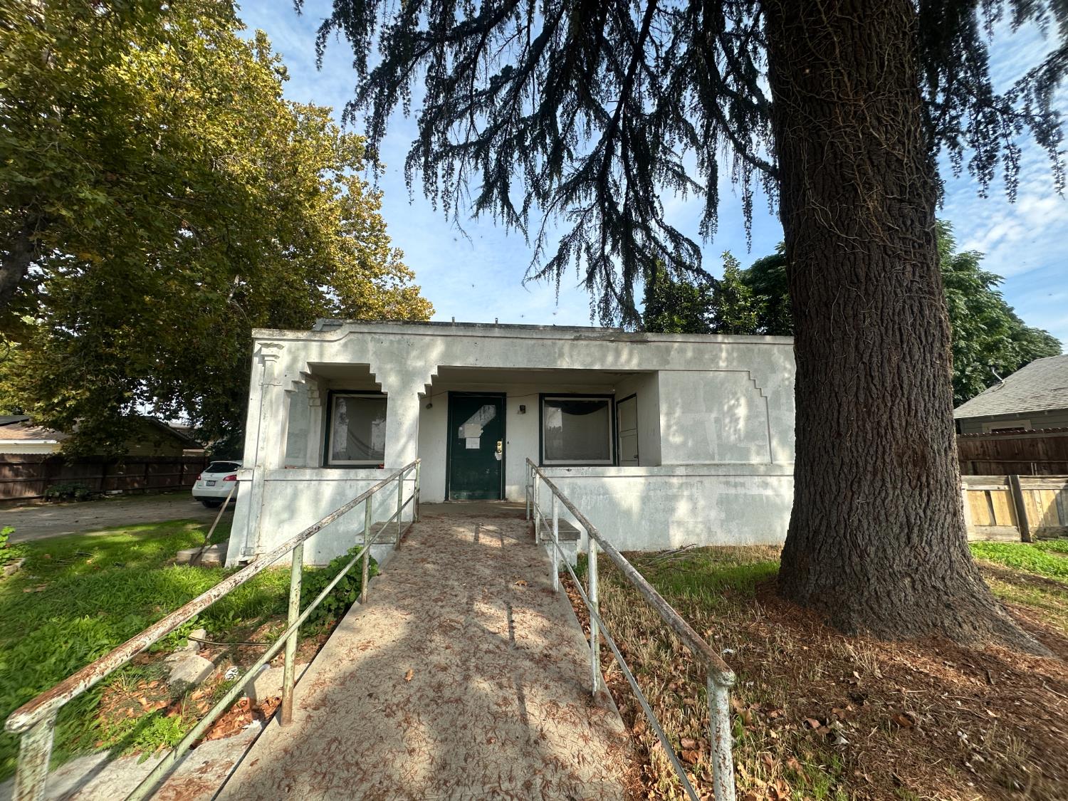 901 Mariposa, Kingsburg, CA 93631