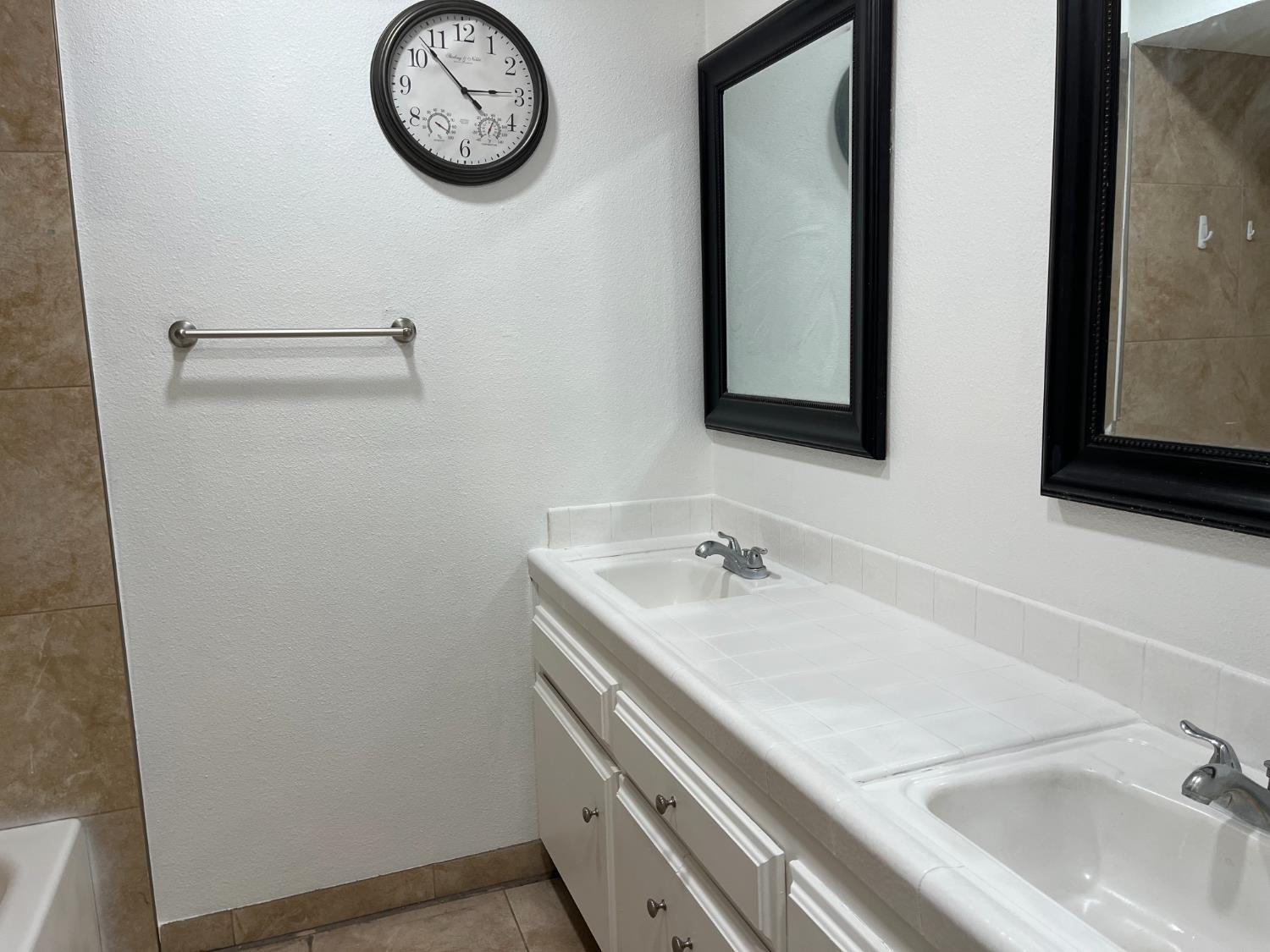 4529 N Warren Ave, Fresno, CA 93705