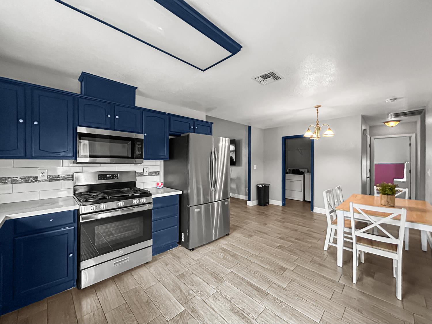 2349 S Sabre Ave, Fresno, CA 93727