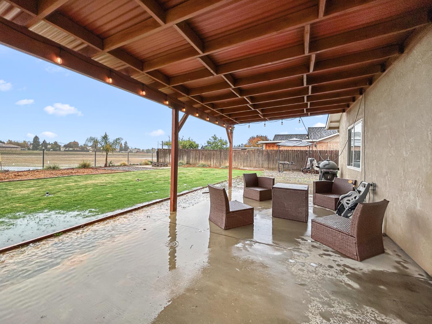 2349 S Sabre Ave, Fresno, CA 93727